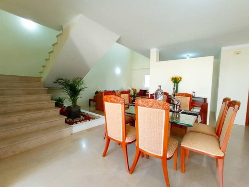 Imagen 2 de 16 de Townhouse En Alquiler La Colonia Mdm: 164016