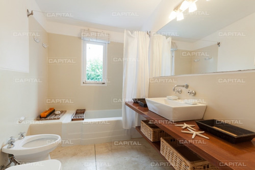 Excelente Casa En Venta En El Pueblo De Jose Ignacio- Ref: 28280
