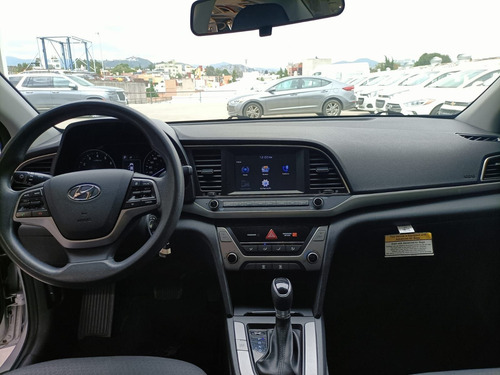 Imagen 4 de 13 de Hyundai Elantra 2018 2.0 Gls Premium At