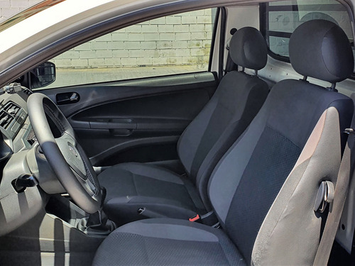 Volkswagen Saveiro 1.6 Robust Cab. Simples Total Flex 2p