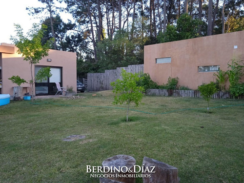 Casa - Golf Casa De Estilo Moderno- Ref: 818