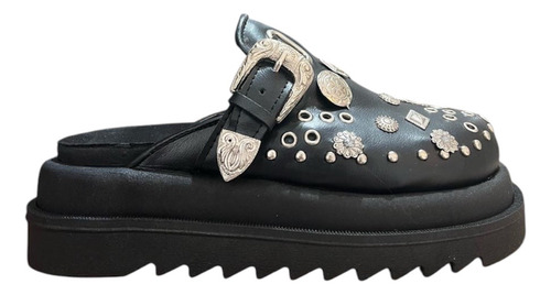 Zapato Zueco Birk Negro Aplique De Tacha Plataforma Base Eva