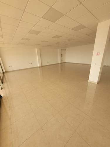 Local Comercial En Arriendo, Piso 2, En Av. Francisco Bilbao