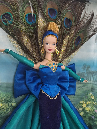 Boneca Barbie Pavão - The Peacock Collection - Mattel