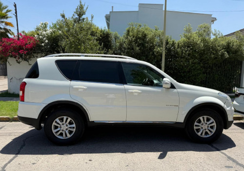Ssangyong Rexton Aut 2015