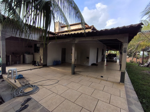Casa À Venda, Com Área Total De 1.589.468 M2, Com 10 Cômodos