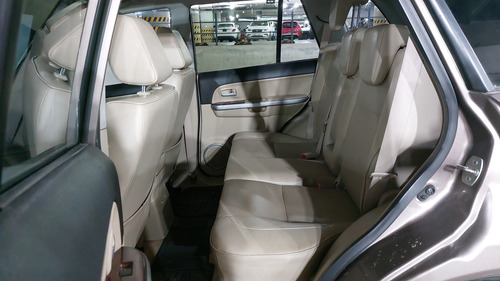 Suzuki Grand Vitara 2.4 L4 GLS AT 4WD