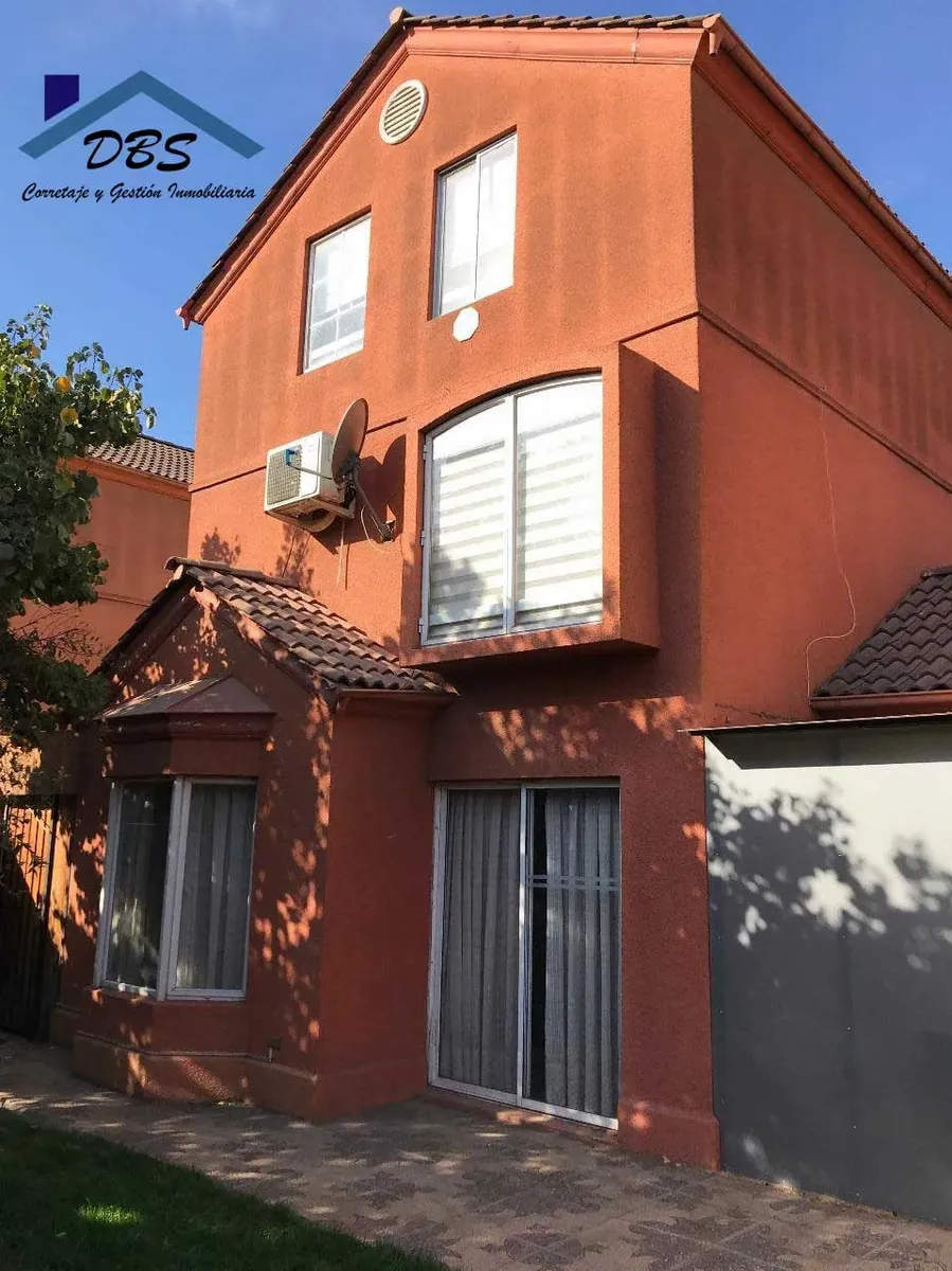 Imagen 1 de 16 de Dbs Propiedades Vende Casa 3 Pisos 4d/3b/1b/2est Uf 5.500