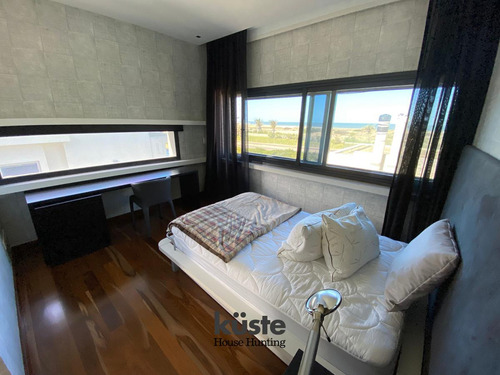 Casa De 4 Dormitorios En Laguna Blanca