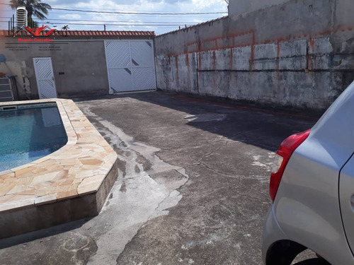 Imagem 4 de 28 de Casa Isolada À Venda Com 3 Dormitórios E Piscina No Bairro Maracanã Em Praia Grande Sp. - Rrc185