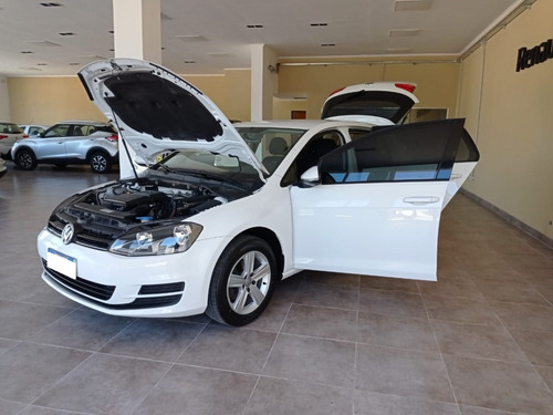 Volkswagen Golf Trendline 1.6 / Mod: 2016
