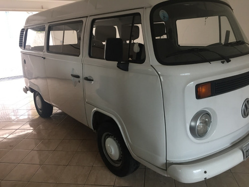Imagem 4 de 8 de Volkswagen Kombi Standard