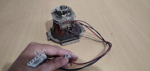 Imagen 5 de 5 de Yugo Para Tv Parker 21