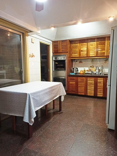 Imagen 2 de 9 de Casa En Venta De 3 Dormitorios C/ Cochera En Ramos Mejía