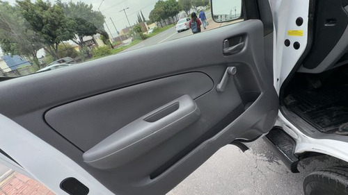 Nissan Urvan 2.5 Panel Amplia Aa Paquete Seguridad Mt