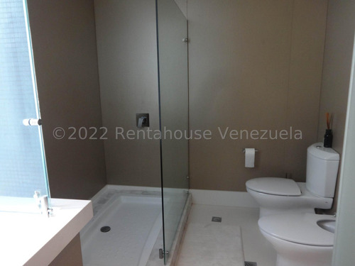 Ss: Vende Apartamento 25-13167 En Lomas De San Roman De 241 M2, 3h/3b/2pe