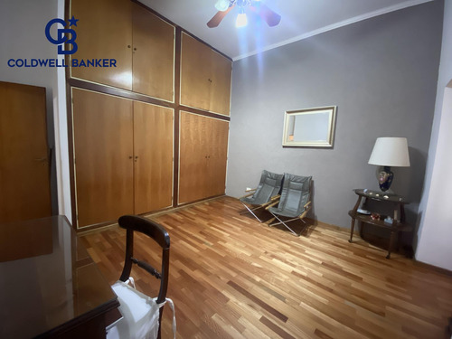 Casa En Venta 8 Ambientes En Boedo