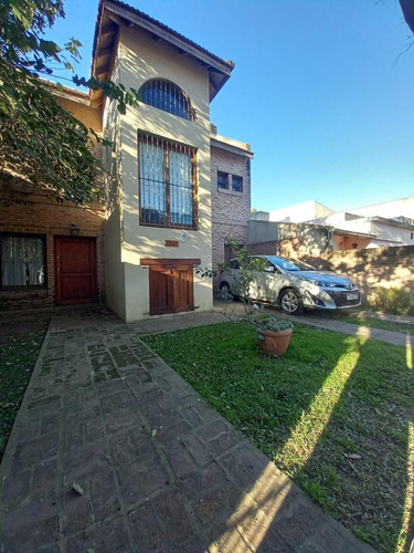 Casa Con Buen Terreno En La Merced, Beccar