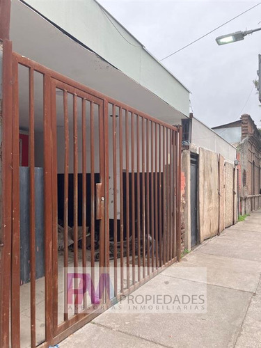 Casa En Venta De 4 Dorm. En La Cisterna