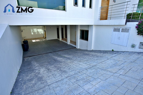 Residencia De Lujo En La Ceiba, Sobre Juan Palomar Y Arias
