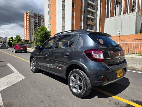 Renault Stepway 1.6 Intense Automática