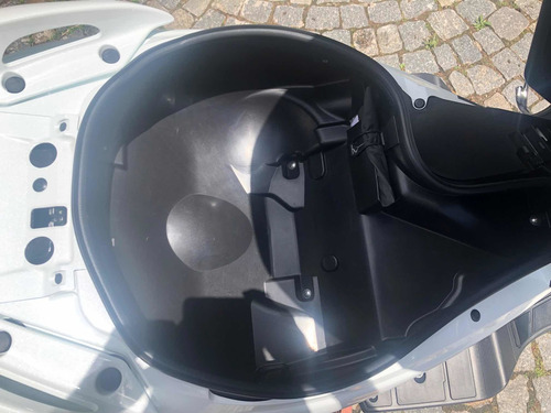 Imagen 8 de 10 de Scooter Suzuki Burgman 200