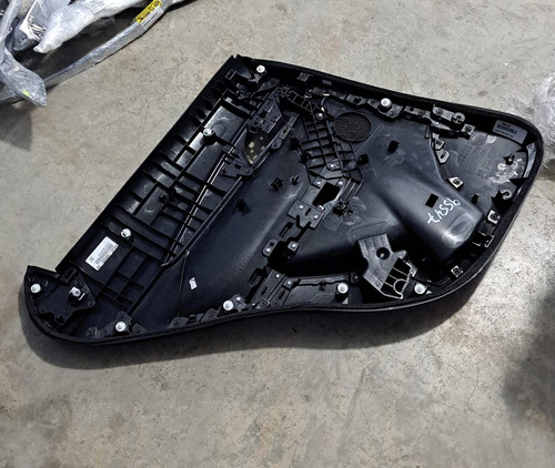 Vestidura Trasera Derecha Mazda Cx30 19-23 Nueva Original