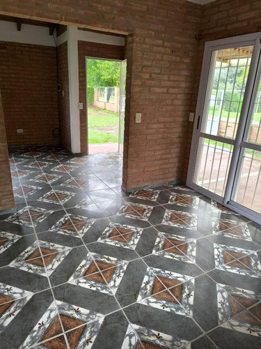 Casa En Venta - 2 Dormitorios 2 Baños - Cocheras - 780mts2 - Villa Rumipal