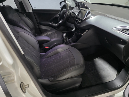 Peugeot 208 1.6 Feline