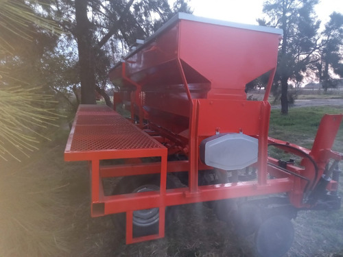 Imagen 3 de 3 de Fertilizadora Incorporadora De 14-35 C/cuerpos Fercam Casera