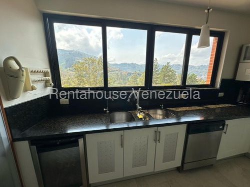 Venta De Amplio Apartamento Monterrey