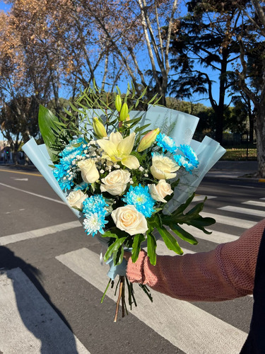 Ramo De Flores - Nacimiento - Flores A Domicilio