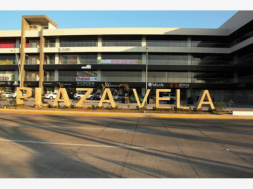 Local Comercial En Renta Plaza Vela