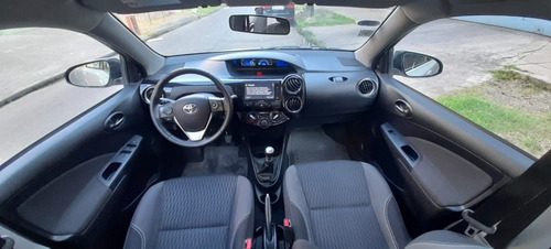 Imagen 12 de 16 de Toyota Etios 2016 1.5 Sedan Xls