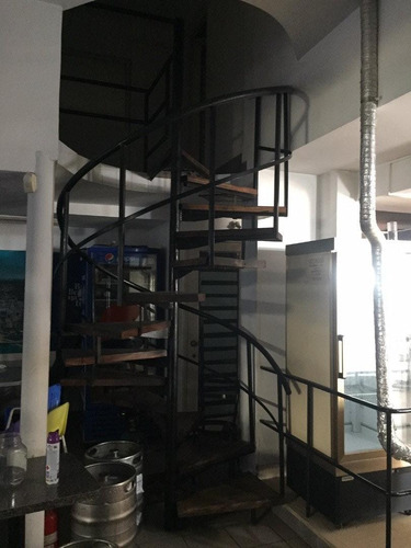 Imperdible Local Frente Al Mar De 200m2 Con Cochera Y Salida