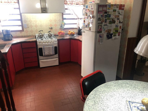 Imagen 7 de 23 de Chalet 4 Ambientes Con Dependencia De Servicio .