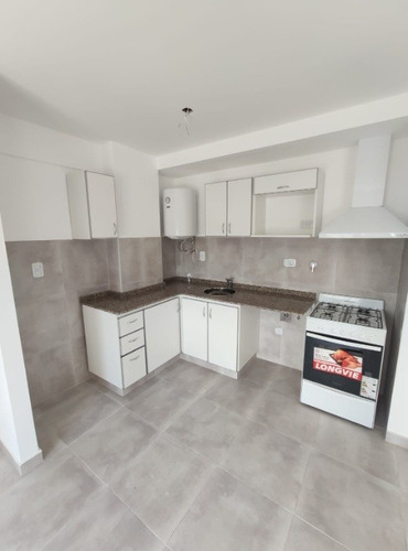 Imagen 4 de 9 de Departamento En Venta En Moron Centro