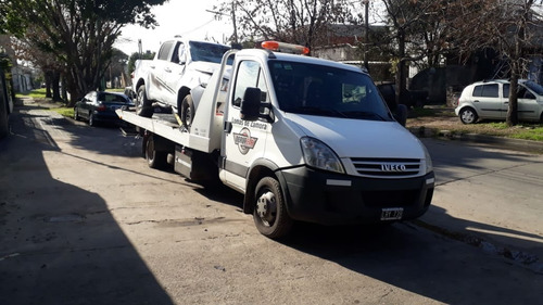 Iveco Dayli Grua Camilla Con Tenedor