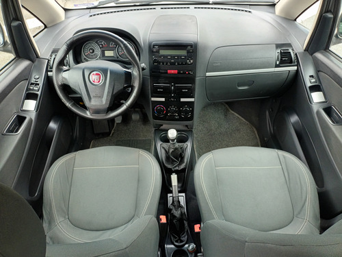 Fiat Idea 1.6 16v Essence Flex 5p