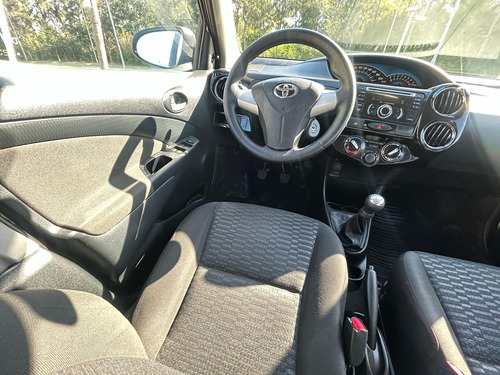 Toyota Etios 1.5 Xs