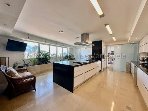 Se Vende Bello Apartamento En Las Mercedes Mls 25-12287