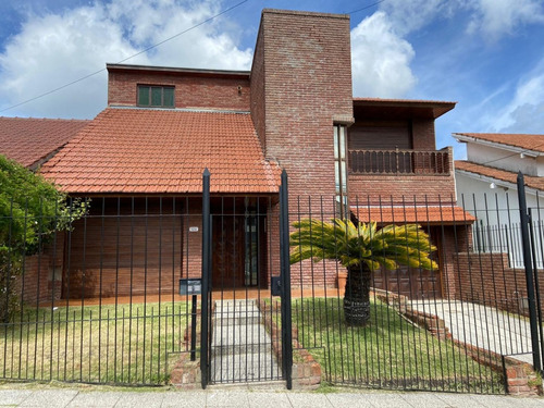 Alquiler Temporal 2024 - Casa De 5 Amb Con Garage Quincho Y Piscina - Mogotes