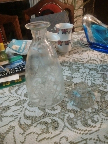 Whiskeras Antiguas Con Vasos De Whisky Antiguo (Usado)