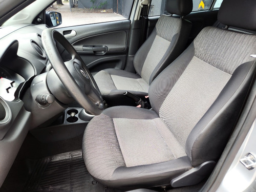 Imagen 15 de 25 de Volkswagen Gol Trend 1.6 Pack Ii 101cv 2013