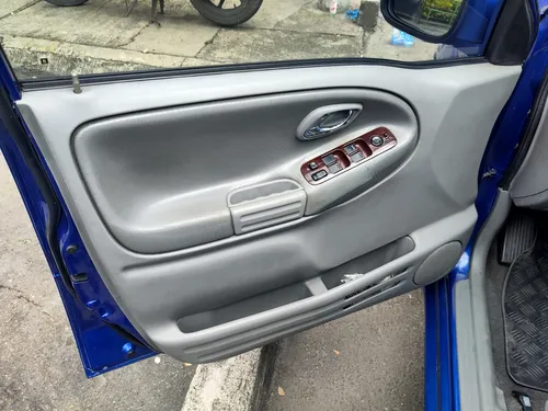 Es Una Camioneta 7 Puestos Con Un Motor V6