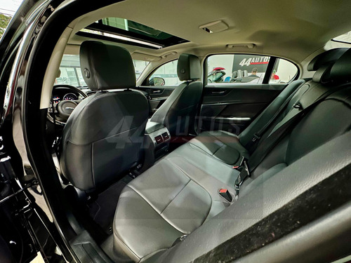 Jaguar XE 2.0 Pure