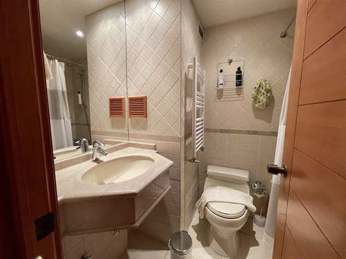 Departamento En Venta De 4 Dorm. En Lo Barnechea Centro Ski
