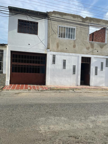 Se Vende  Casa En El Sector Los Overos (la Encrucijada - Cagua) Residencias Araguaney.
