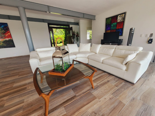 Venta De Casa Crisantemo Con Alberca Climatizada, Jacuzzi, Vistas Panorámicas Y Bonita Terraza En Fracc Rancho San Diego Ixtapan De La Sal Edomex
