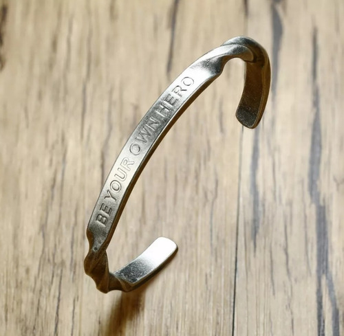 Pulsera Se Tu Propio Heroe Hombre Moda Masculina